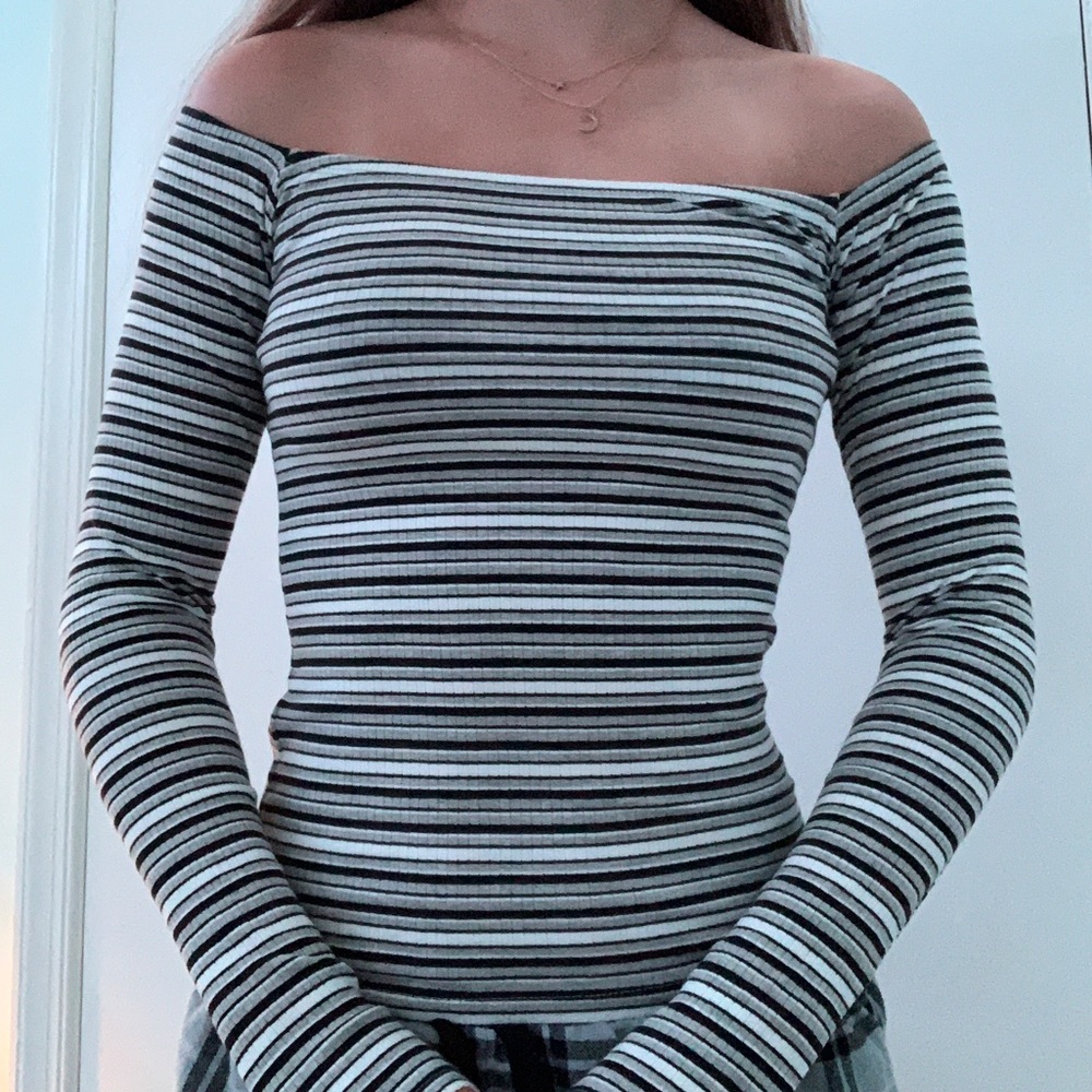 Hollister Off the Shoulder Long Sleeve